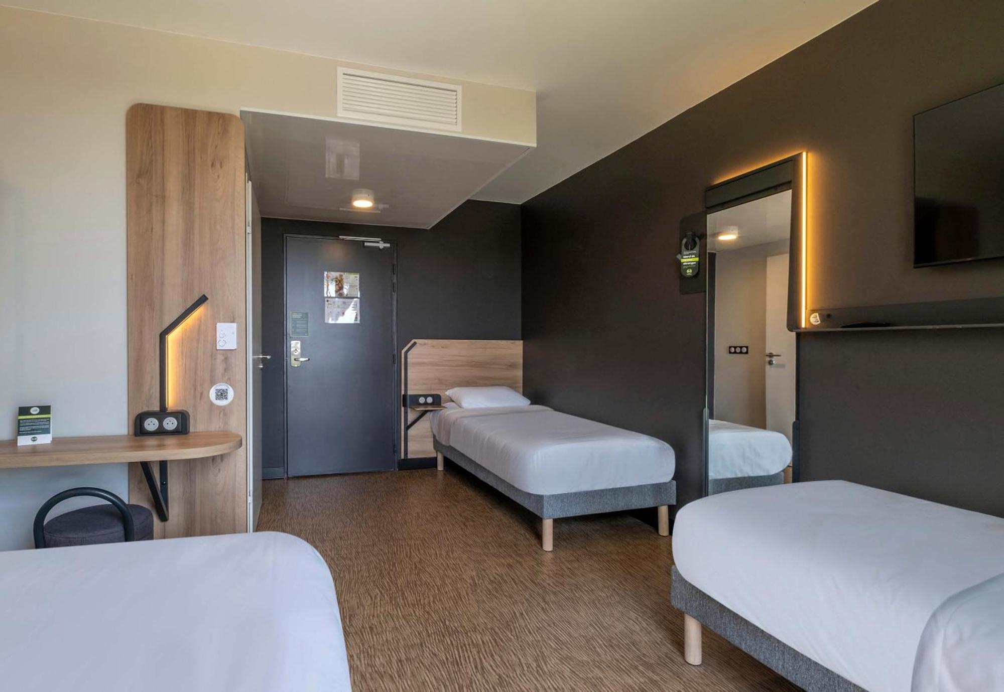 B&B Hotel Saintes Kültér fotó