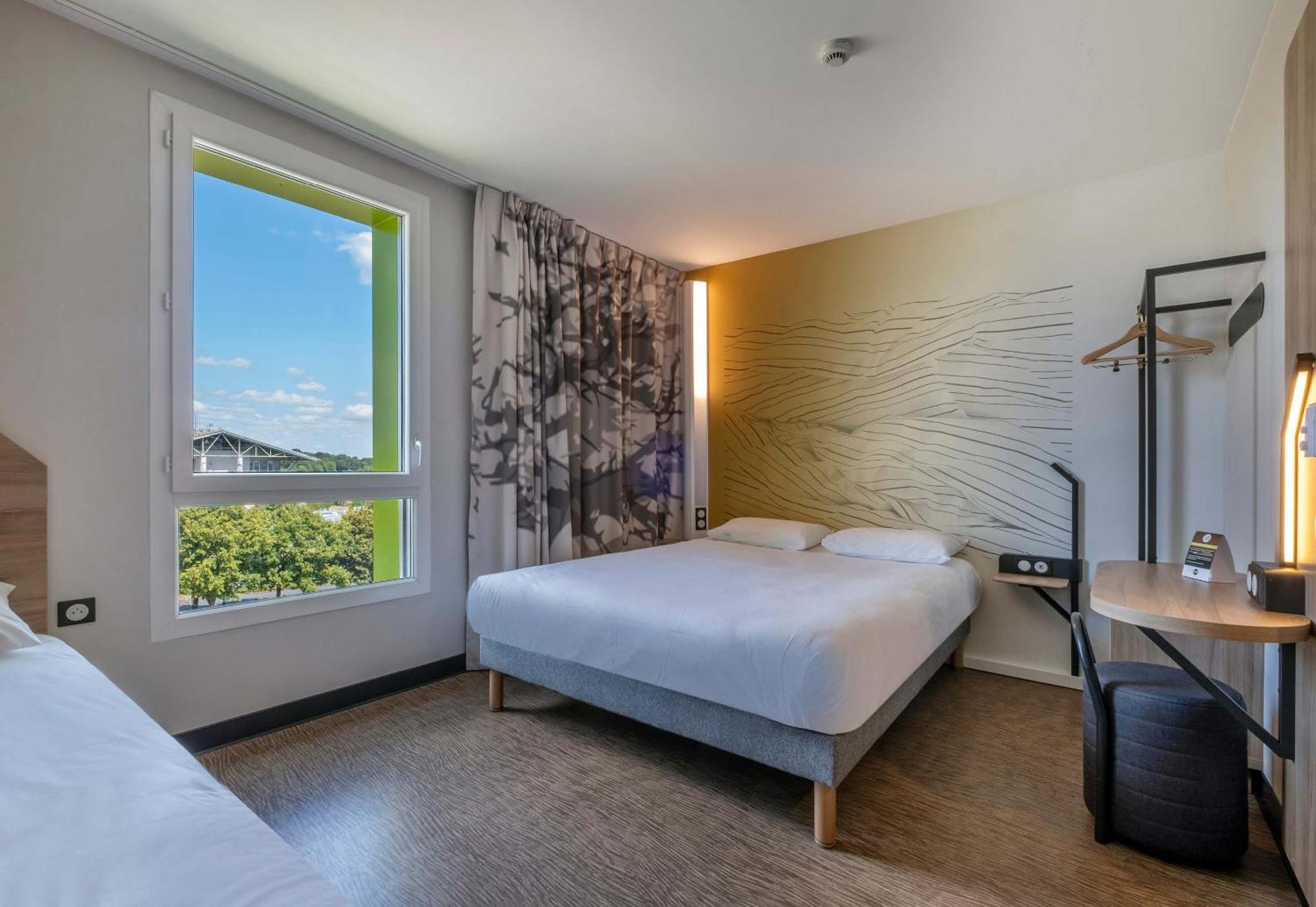 B&B Hotel Saintes Kültér fotó