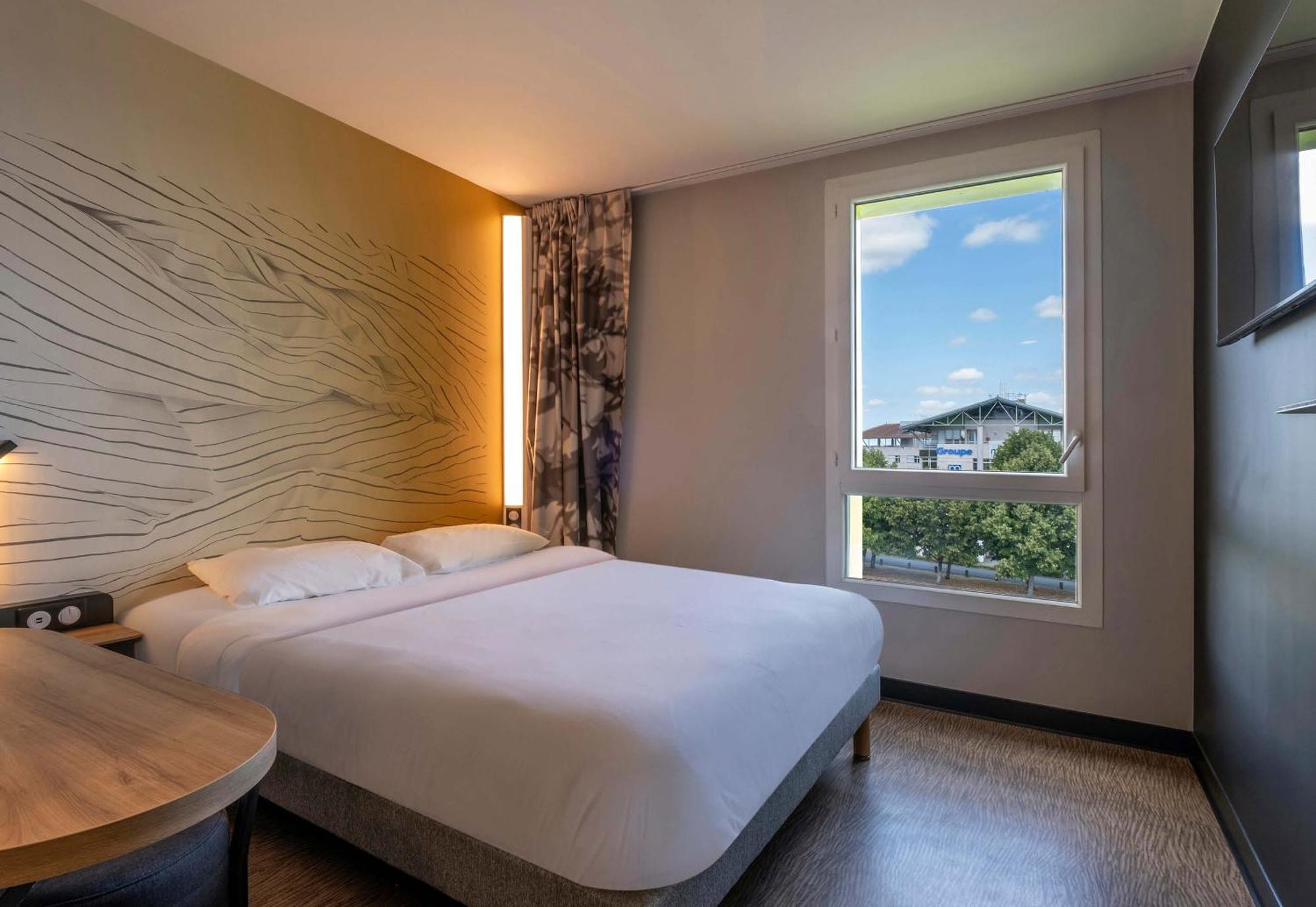 B&B Hotel Saintes Kültér fotó