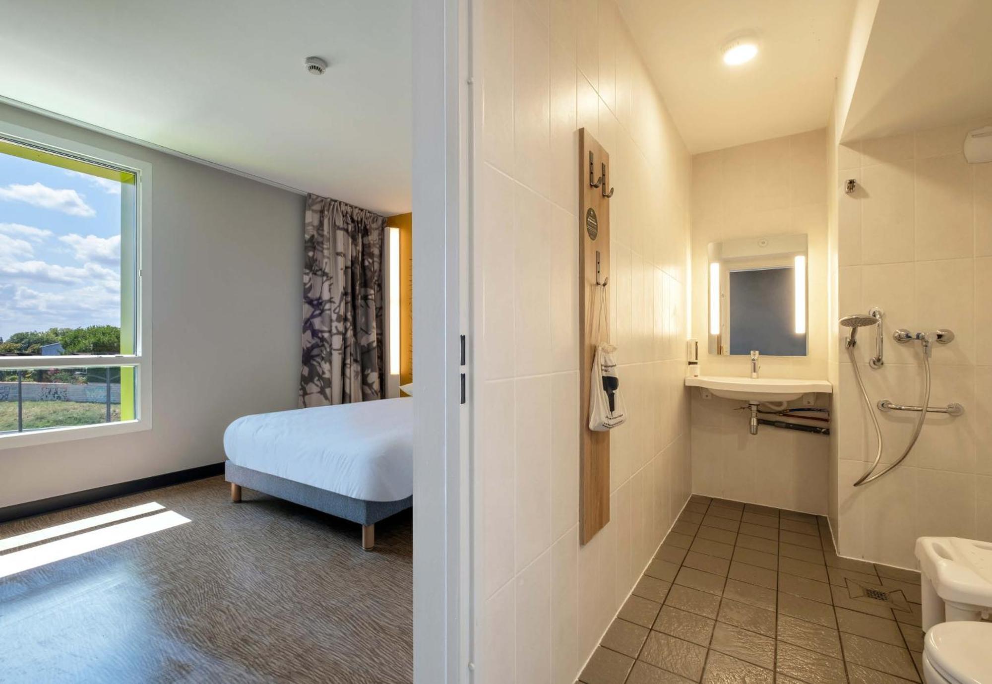 B&B Hotel Saintes Kültér fotó